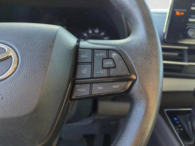 2022 Toyota Sienna LE FWD 8-Passenger (Natl)