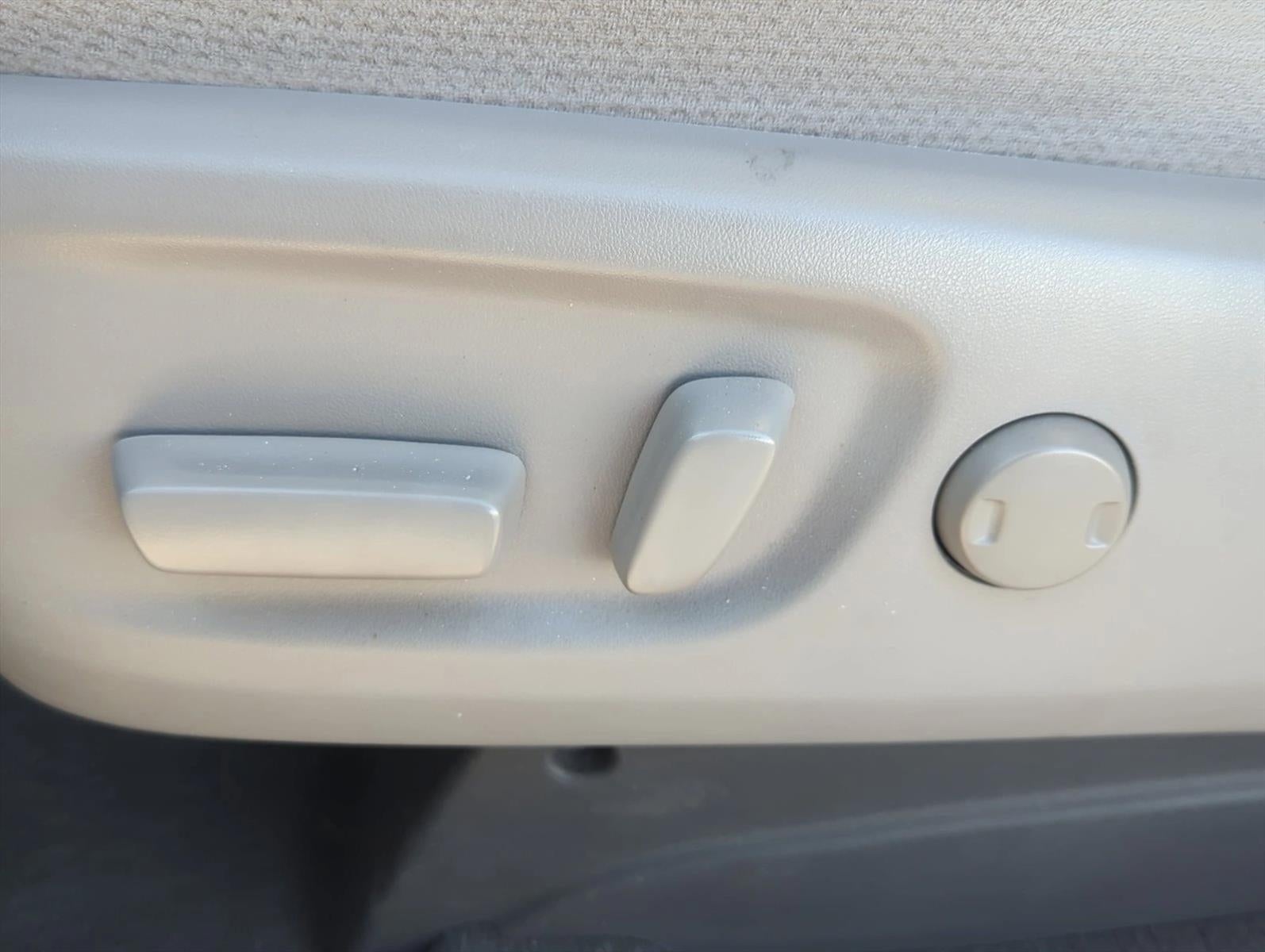 2020 Toyota Sienna LE FWD 8-Passenger (Natl)