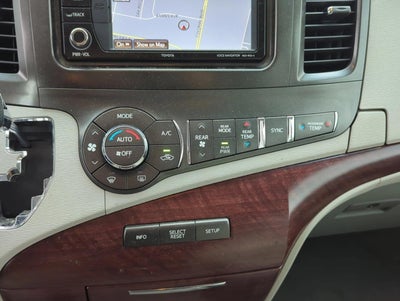 2013 Toyota Sienna 5dr 8-Pass Van V6 XLE FWD (Natl)