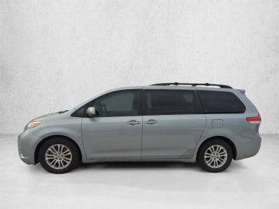 2013 Toyota Sienna 5dr 8-Pass Van V6 XLE FWD (Natl)
