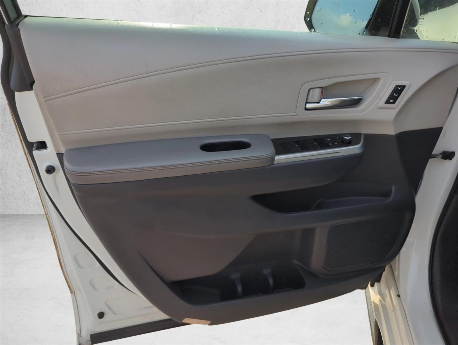 2021 Toyota Sienna Limited FWD 7-Passenger (GS)