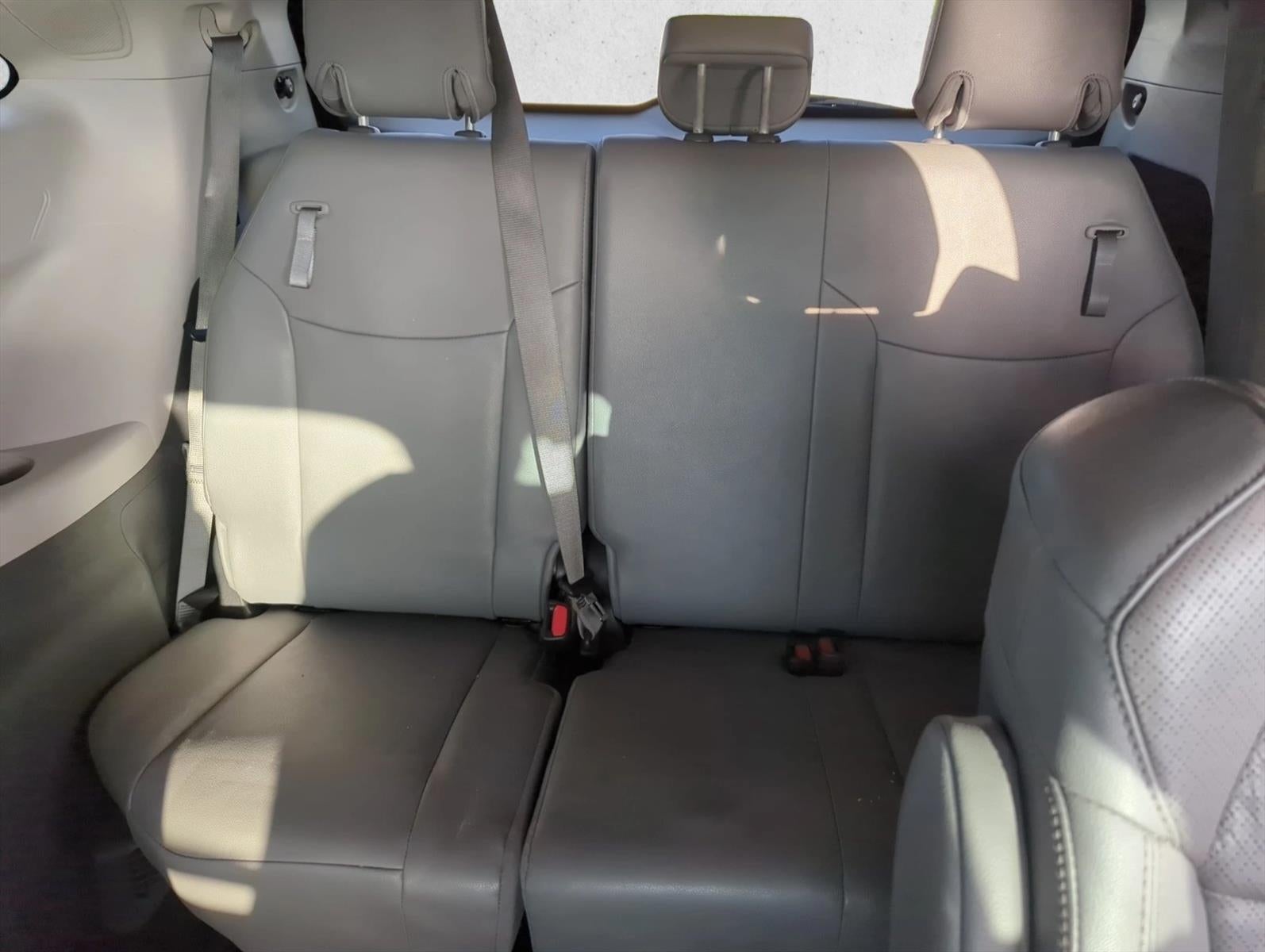 2021 Toyota Sienna Limited FWD 7-Passenger (GS)