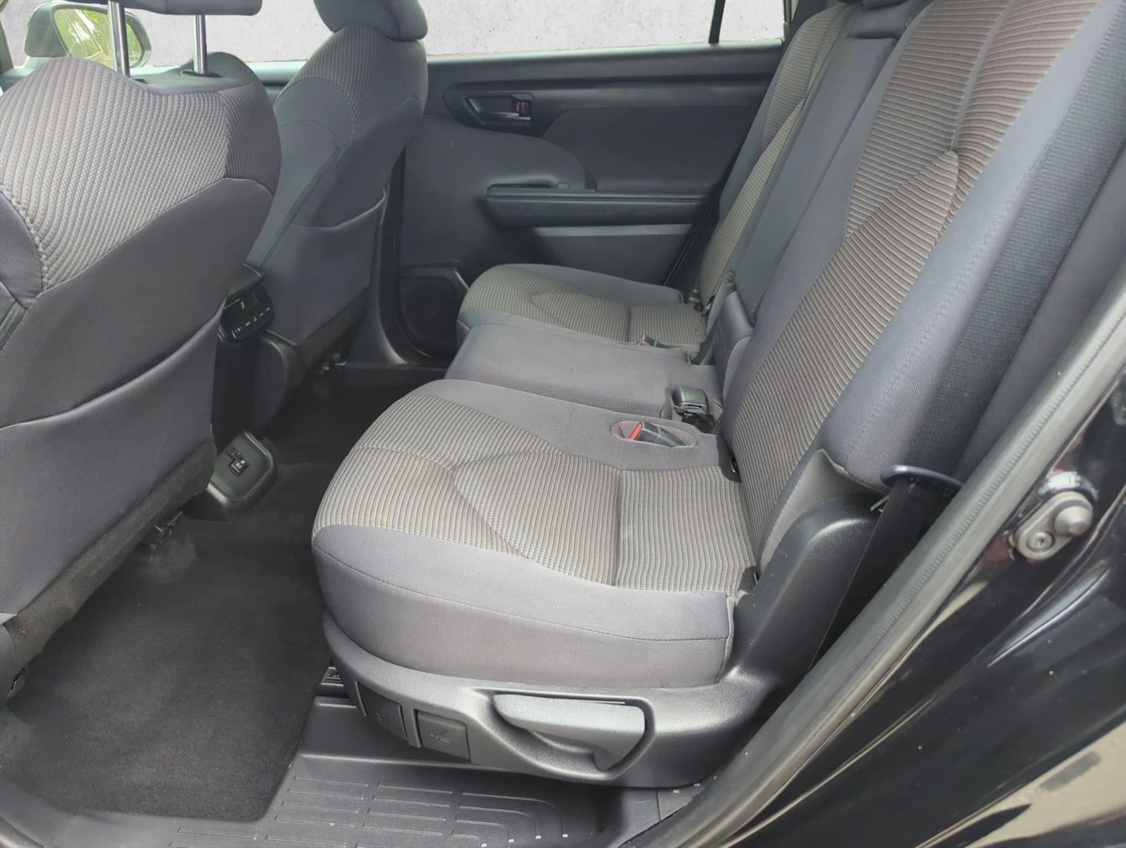 2021 Toyota Highlander LE FWD (GS)