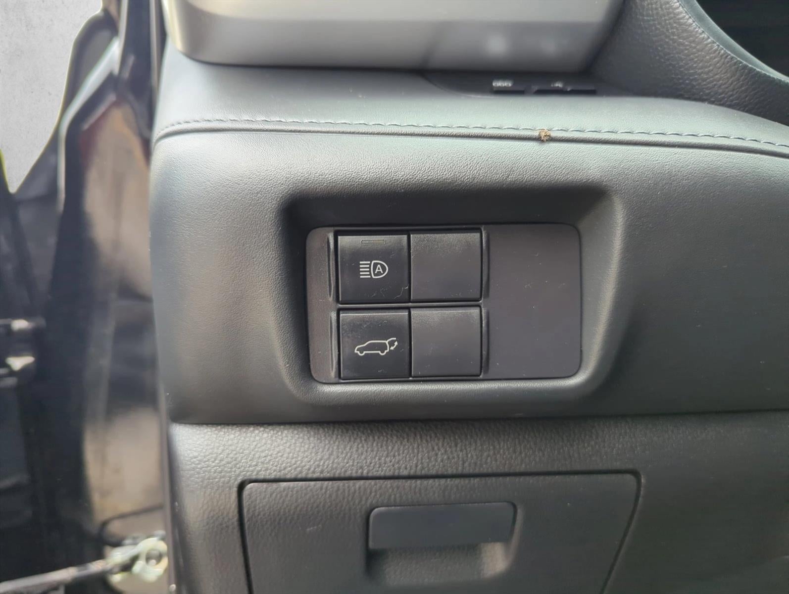 2021 Toyota Highlander LE FWD (GS)