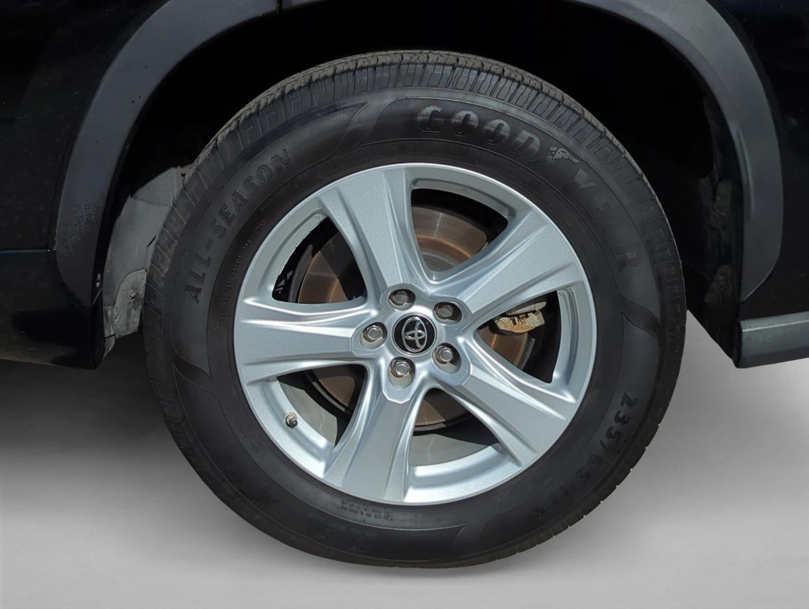 2020 Toyota Highlander LE FWD (GS)