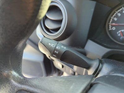 2018 Toyota Tacoma SR Double Cab 5' Bed I4 4x2 AT (GS)