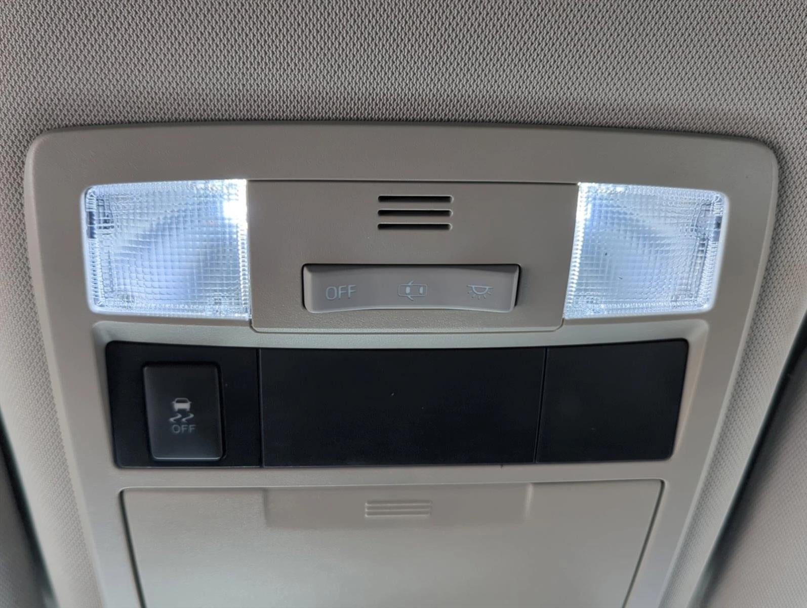 2017 Toyota Tacoma SR5 Double Cab 5' Bed V6 4x2 AT (GS)