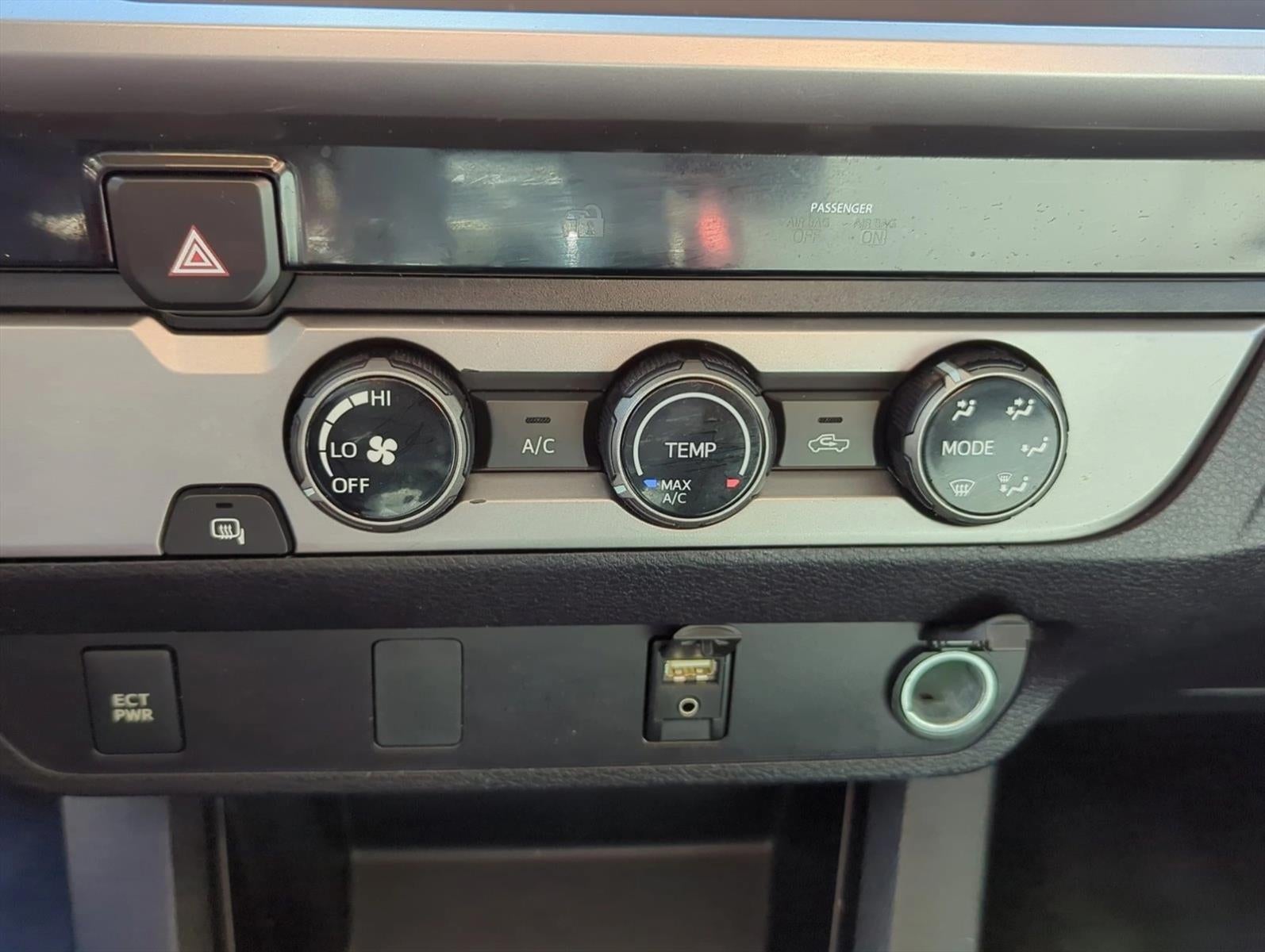 2017 Toyota Tacoma SR5 Double Cab 5' Bed V6 4x2 AT (GS)