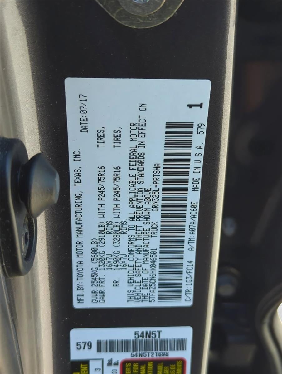 2017 Toyota Tacoma SR5 Double Cab 5' Bed V6 4x2 AT (GS)