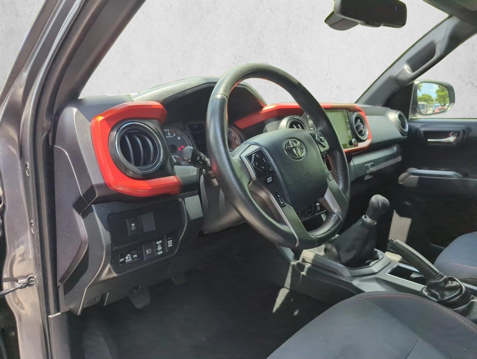 2020 Toyota Tacoma 4WD 4WD TRD Off Road Double Cab 5' Bed V6 MT (Natl)