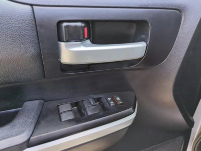 2017 Toyota Tundra 2WD 2WD SR5 CrewMax 5.5' Bed 5.7L FFV (SE)