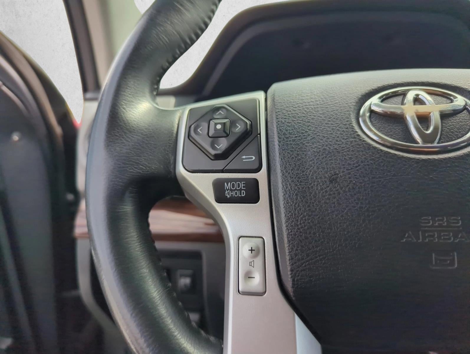 2017 Toyota Tundra 4WD 4WD Limited CrewMax 5.5' Bed 5.7L FFV (Natl)