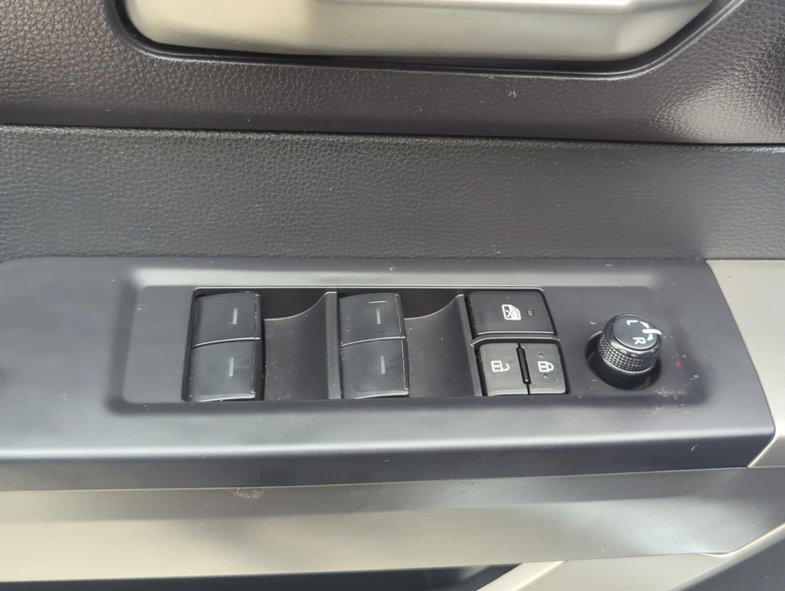 2024 Toyota Tundra 2WD 2WD SR5 CrewMax 5.5' Bed (SE)