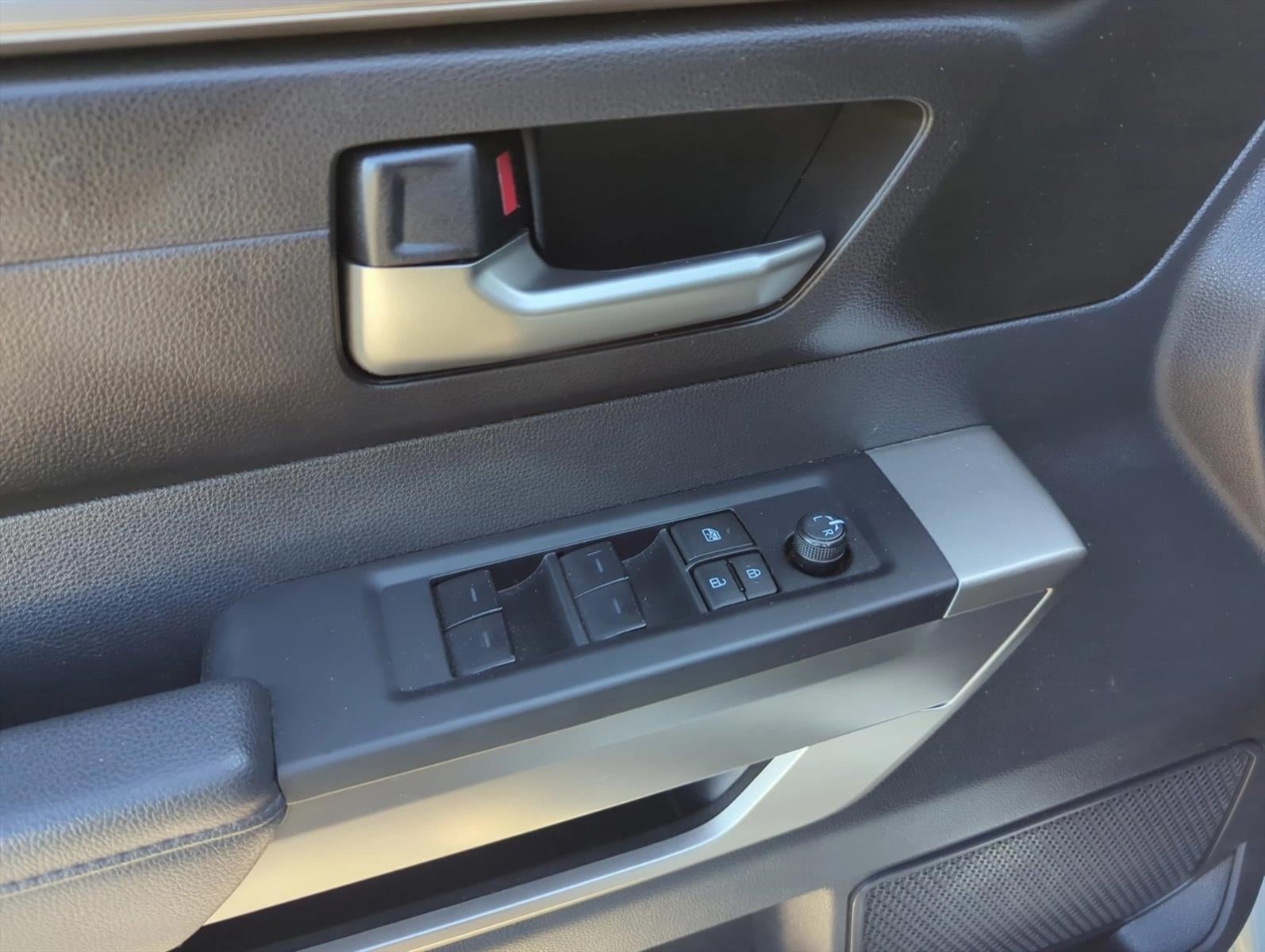 2024 Toyota Tundra 4WD 4WD SR5 CrewMax 5.5' Bed (Natl)