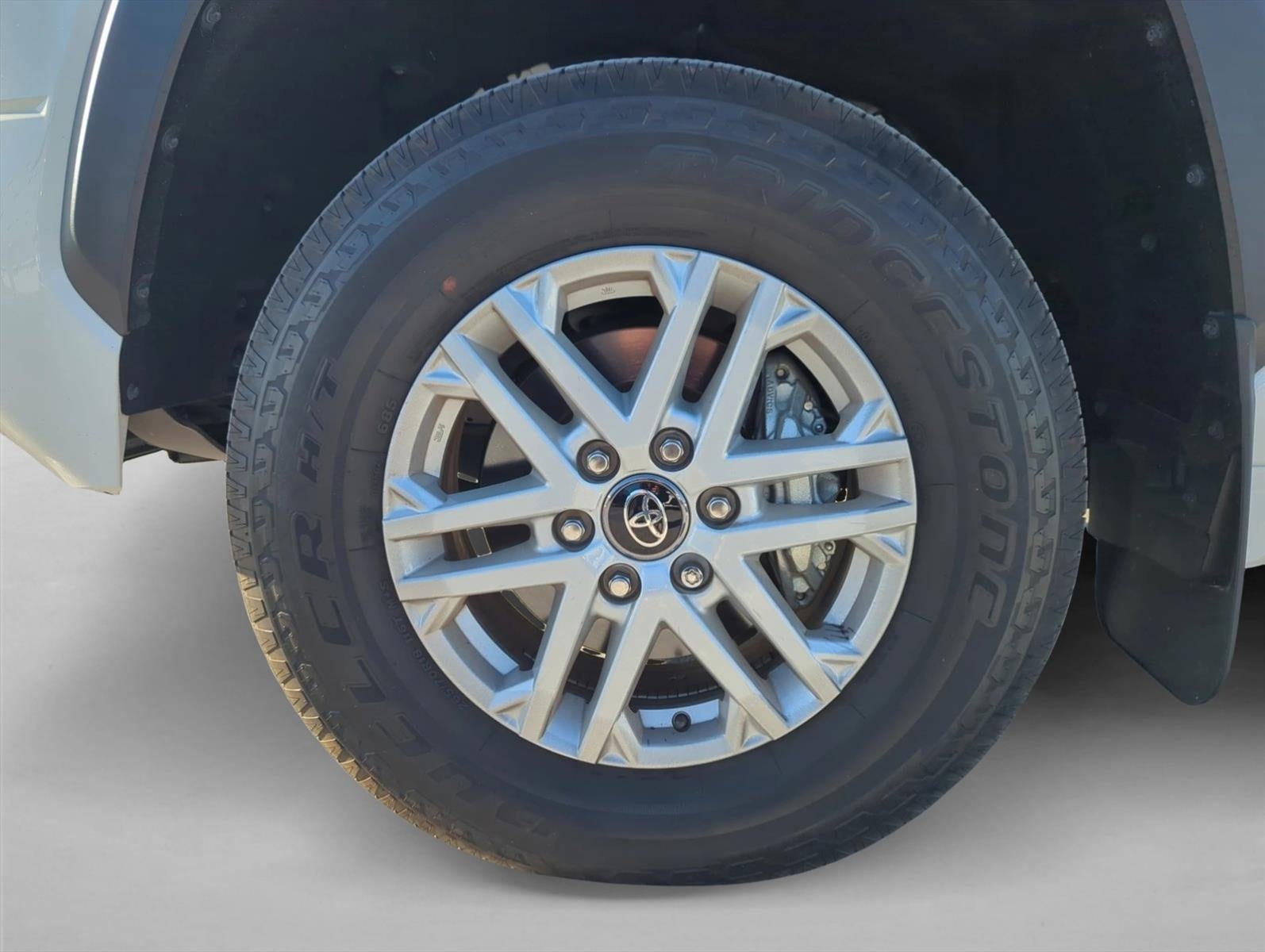 2025 Toyota Tundra 4WD 4WD SR5 CrewMax 5.5' Bed (SE)