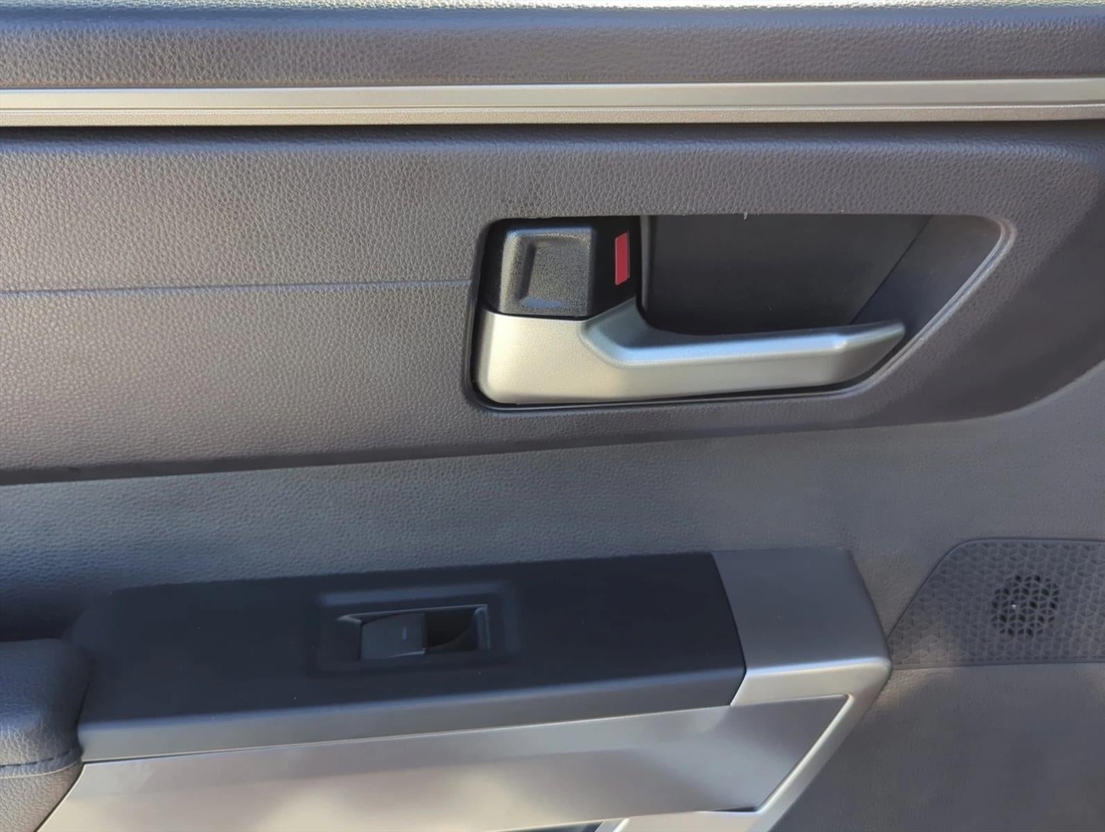 2023 Toyota Tundra 4WD 4WD SR5 CrewMax 5.5' Bed (SE)