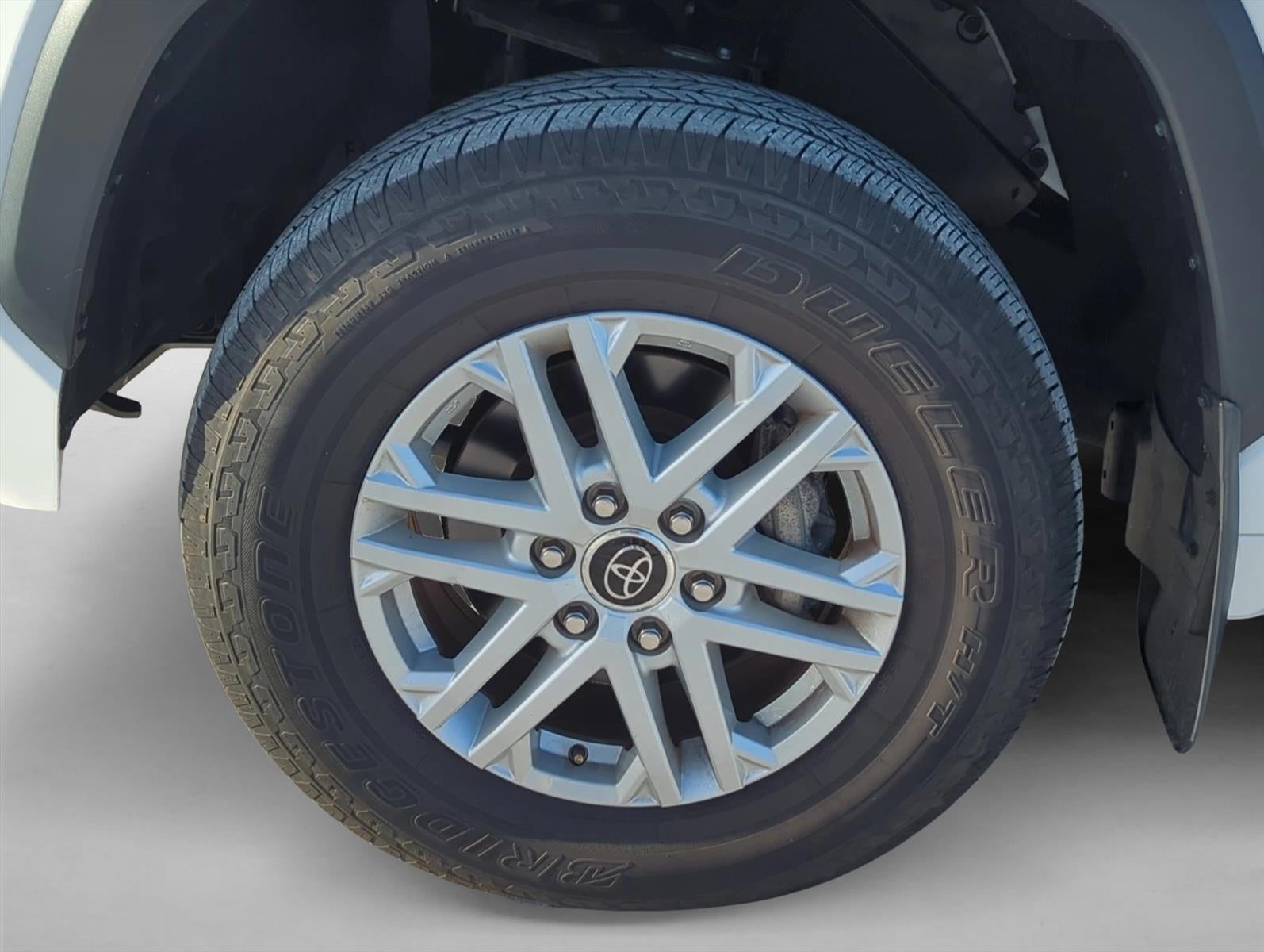 2023 Toyota Tundra 4WD 4WD SR5 CrewMax 5.5' Bed (SE)