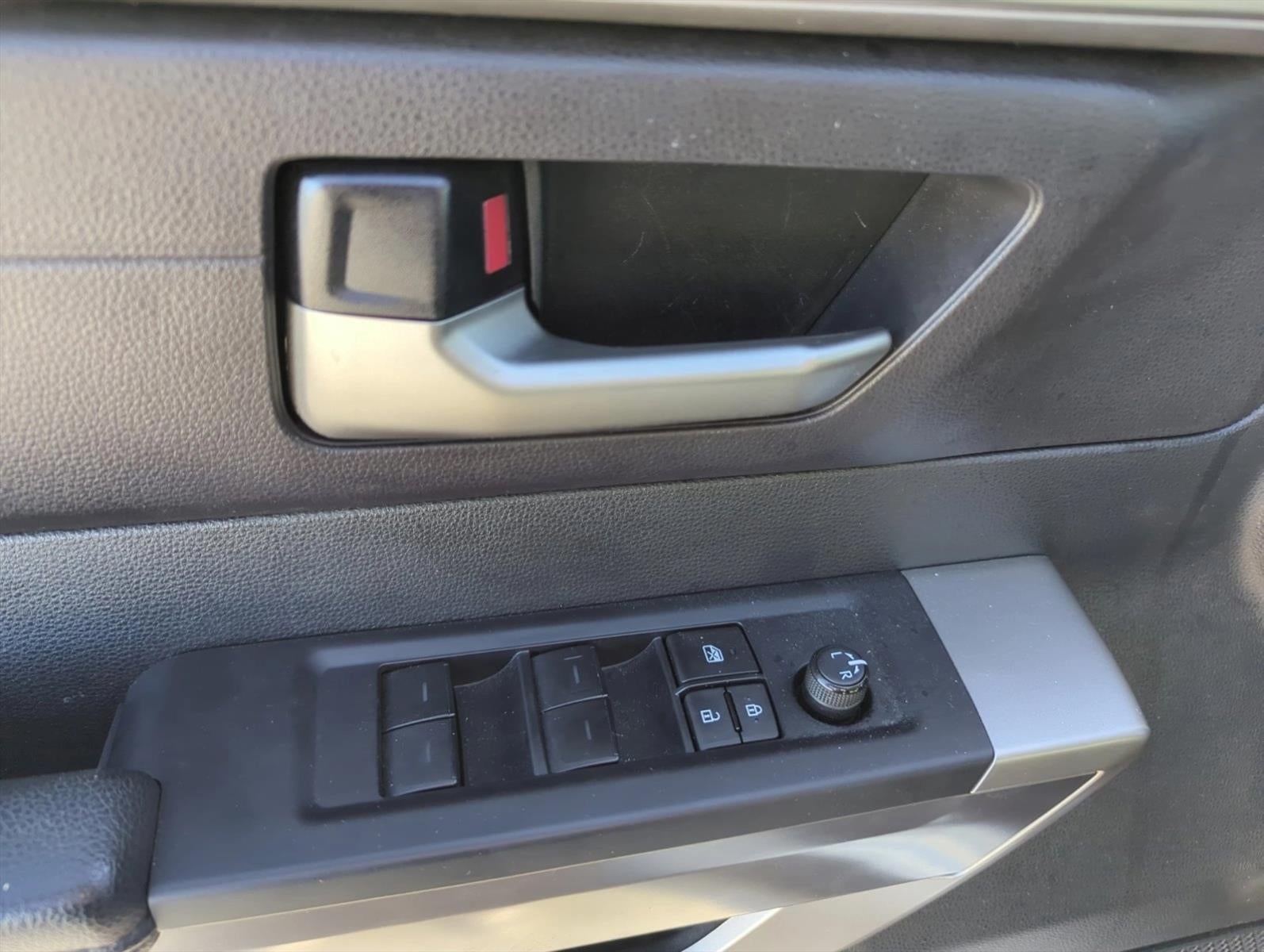 2023 Toyota Tundra 4WD 4WD SR5 CrewMax 5.5' Bed (SE)