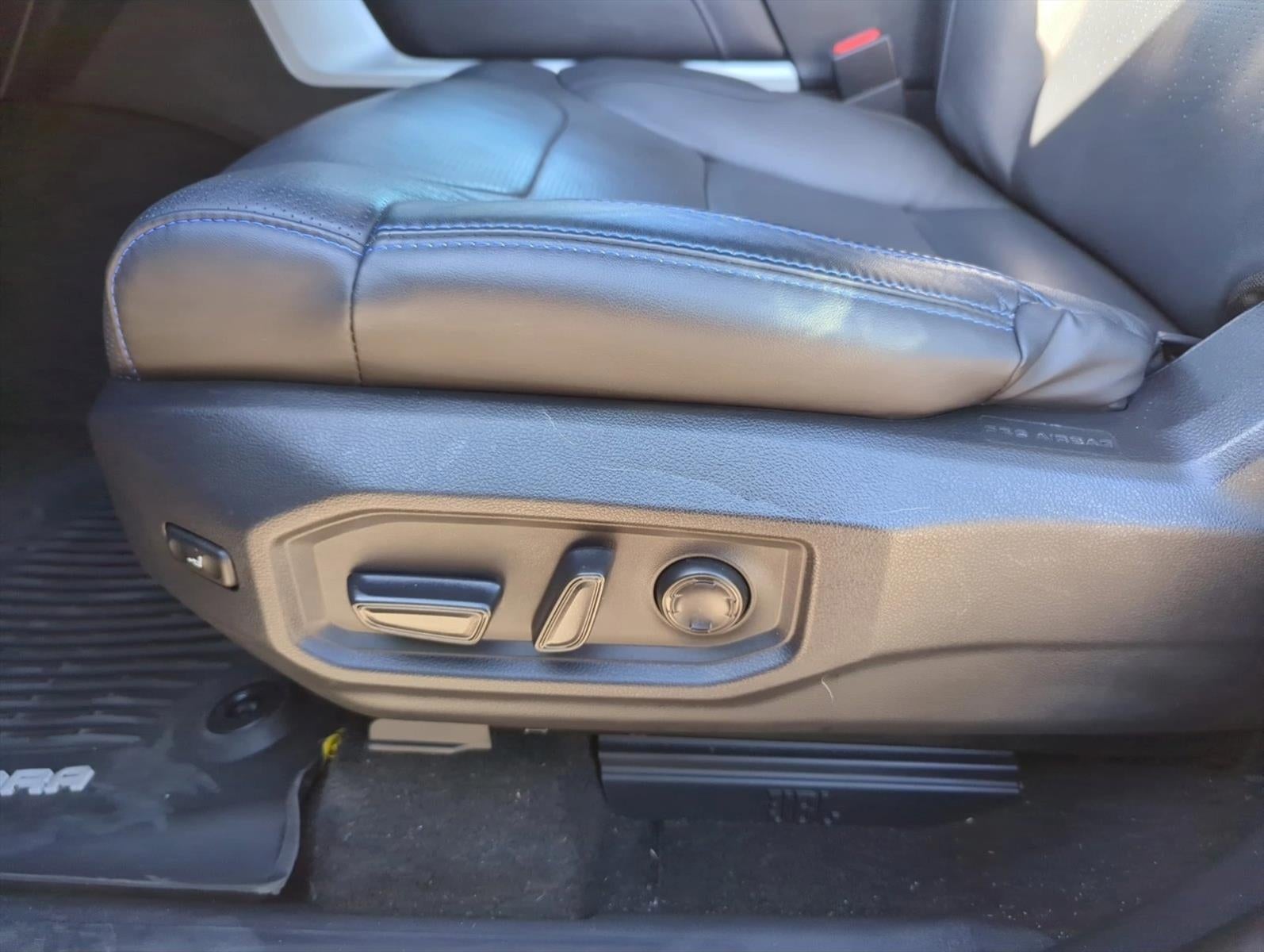 2023 Toyota Tundra 4WD 4WD Platinum CrewMax 5.5' Bed (Natl)