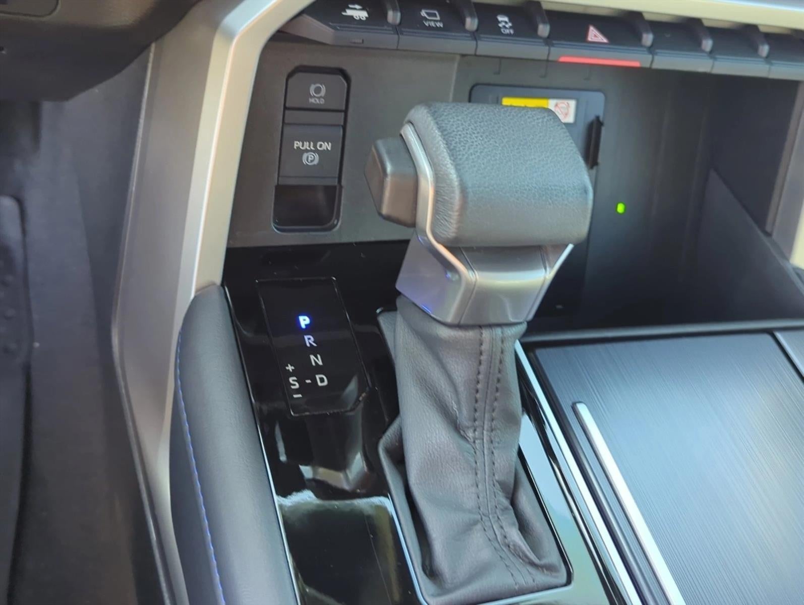 2023 Toyota Tundra 4WD 4WD Platinum CrewMax 5.5' Bed (Natl)