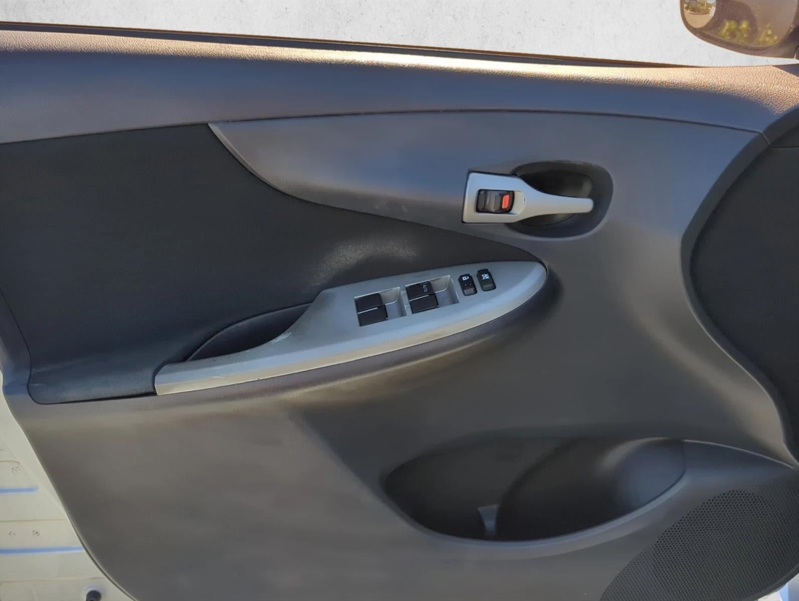 2012 Toyota Corolla 4dr Sdn Auto S (Natl)