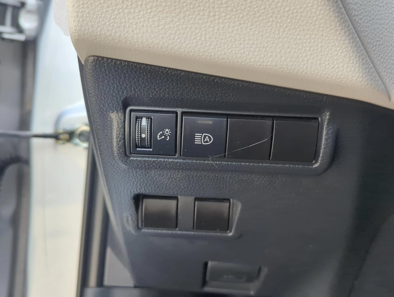 2022 Toyota Corolla Cross L 2WD (Natl)