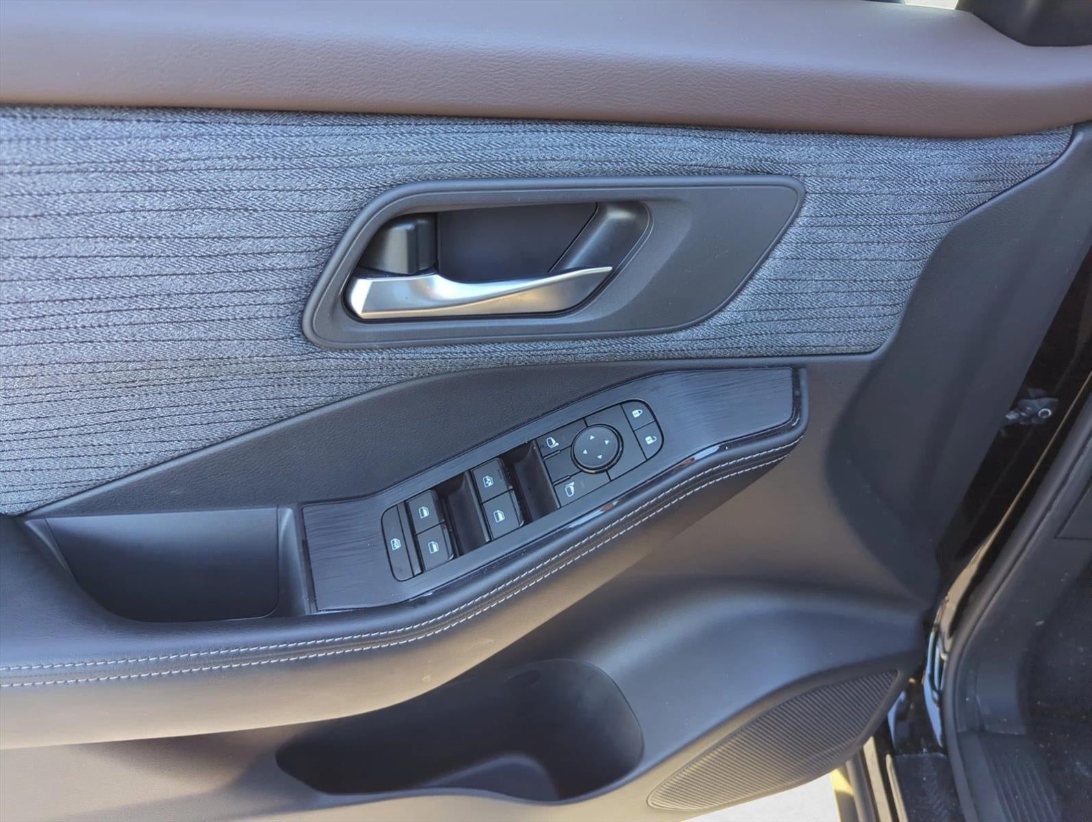 2023 Nissan Rogue FWD SV