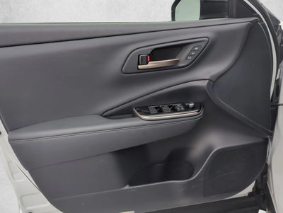 2025 Toyota Crown Signia XLE AWD (Natl)