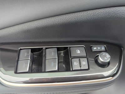 2025 Toyota Crown Signia XLE AWD (Natl)