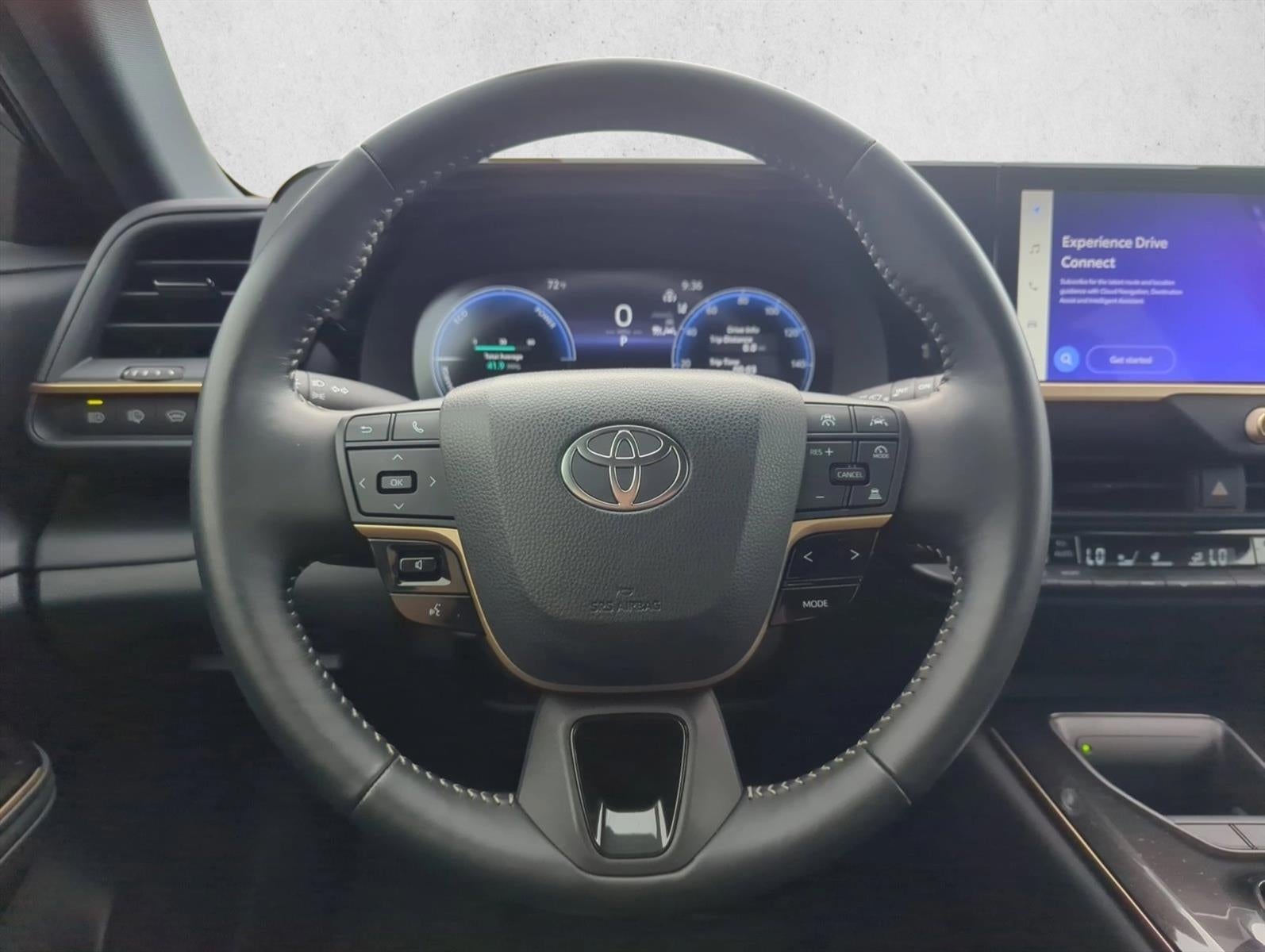 2025 Toyota Crown Signia XLE AWD (Natl)