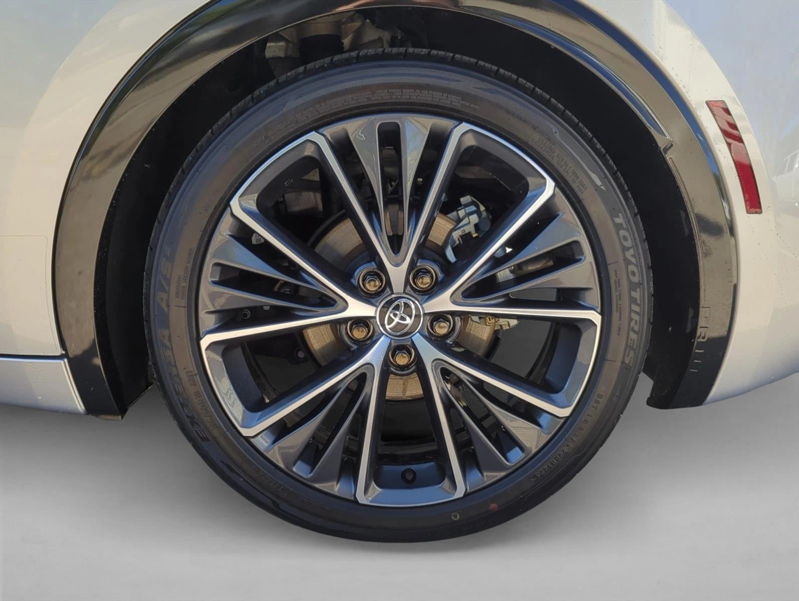 2025 Toyota Prius XLE (Natl)