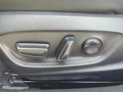 2025 Toyota Prius XLE (Natl)