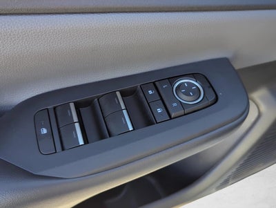 2025 Toyota Prius XLE (Natl)