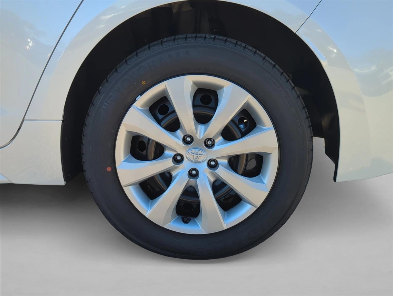 2026 Toyota Corolla Hybrid LE FWD (Natl)