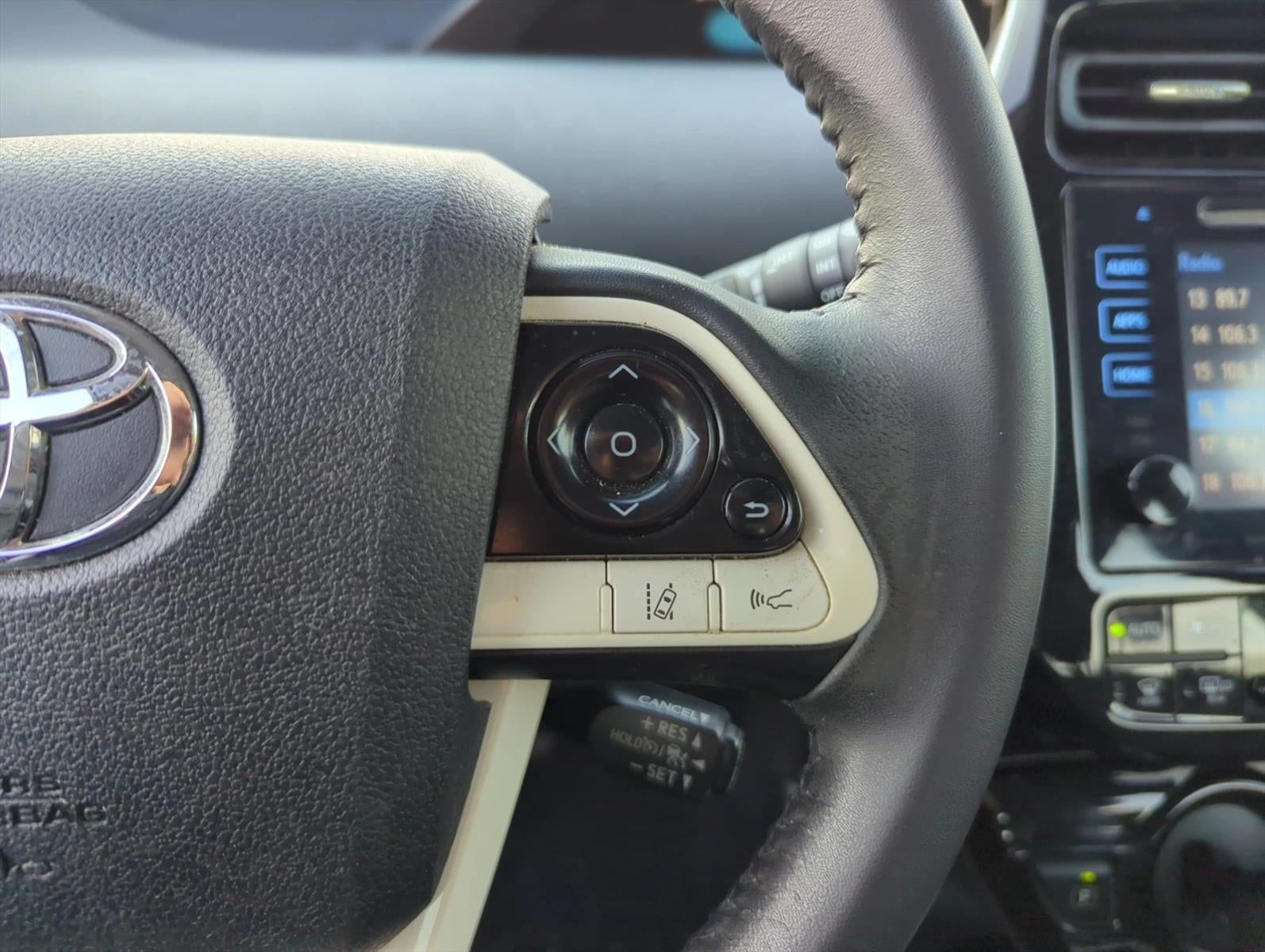 2017 Toyota Prius Three Touring (Natl)