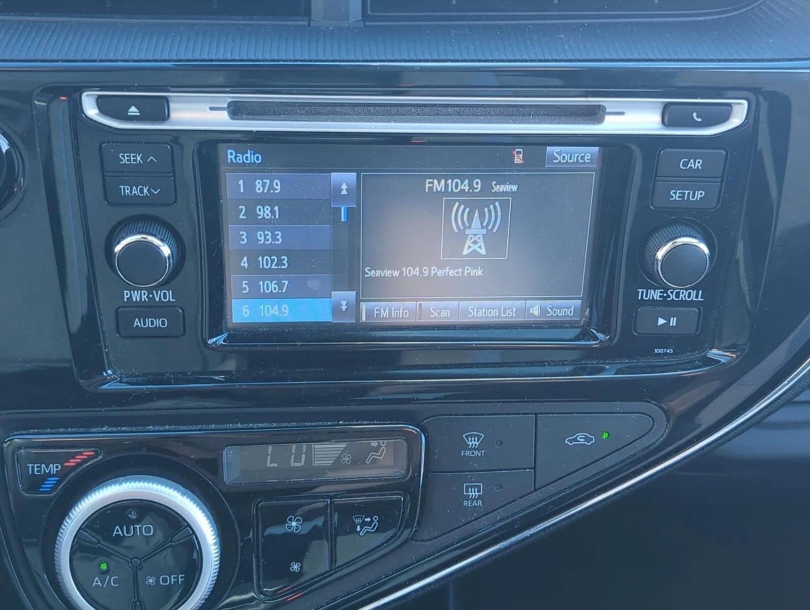 2018 Toyota Prius c Two (GS)