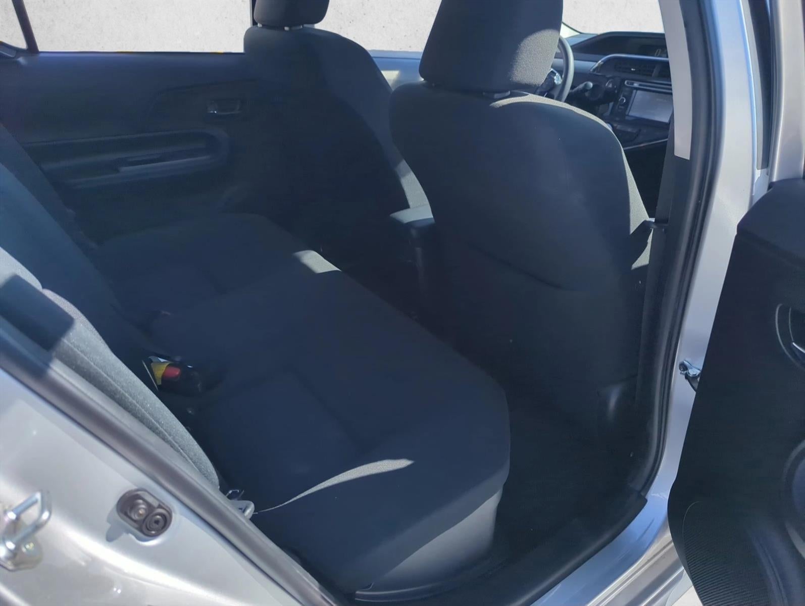 2018 Toyota Prius c Two (GS)