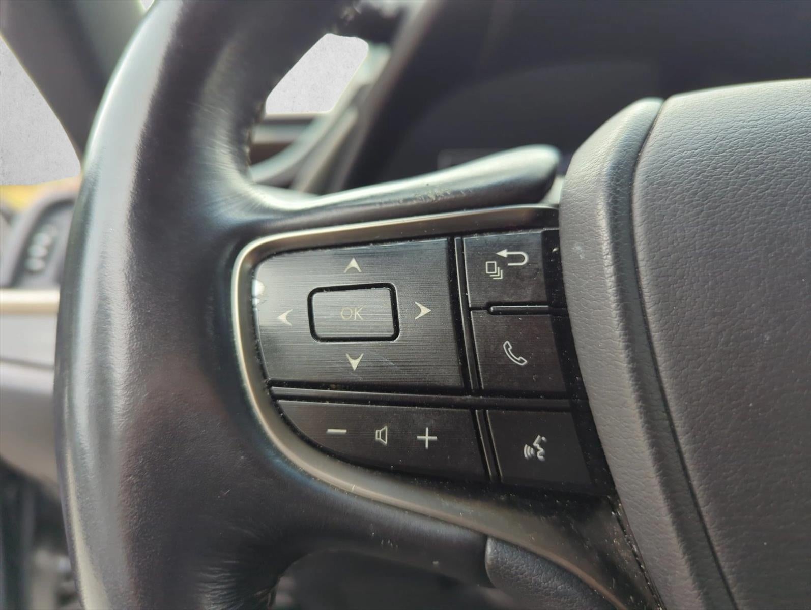 2019 Lexus ES 300h Luxury FWD