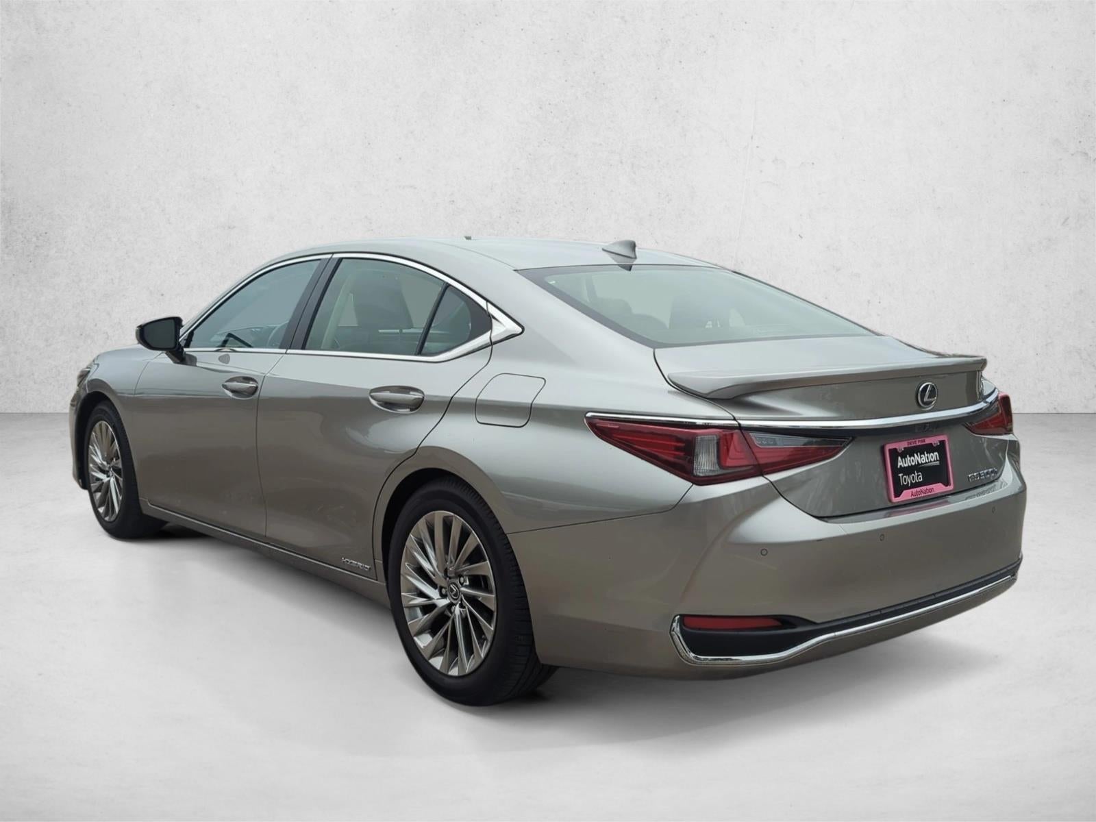 2019 Lexus ES 300h Luxury FWD