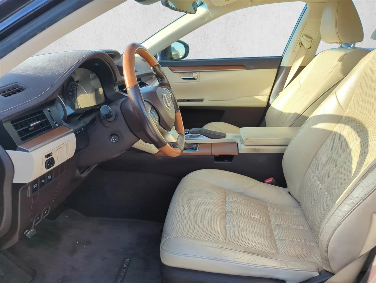 2016 Lexus ES 300h 4dr Sdn Hybrid