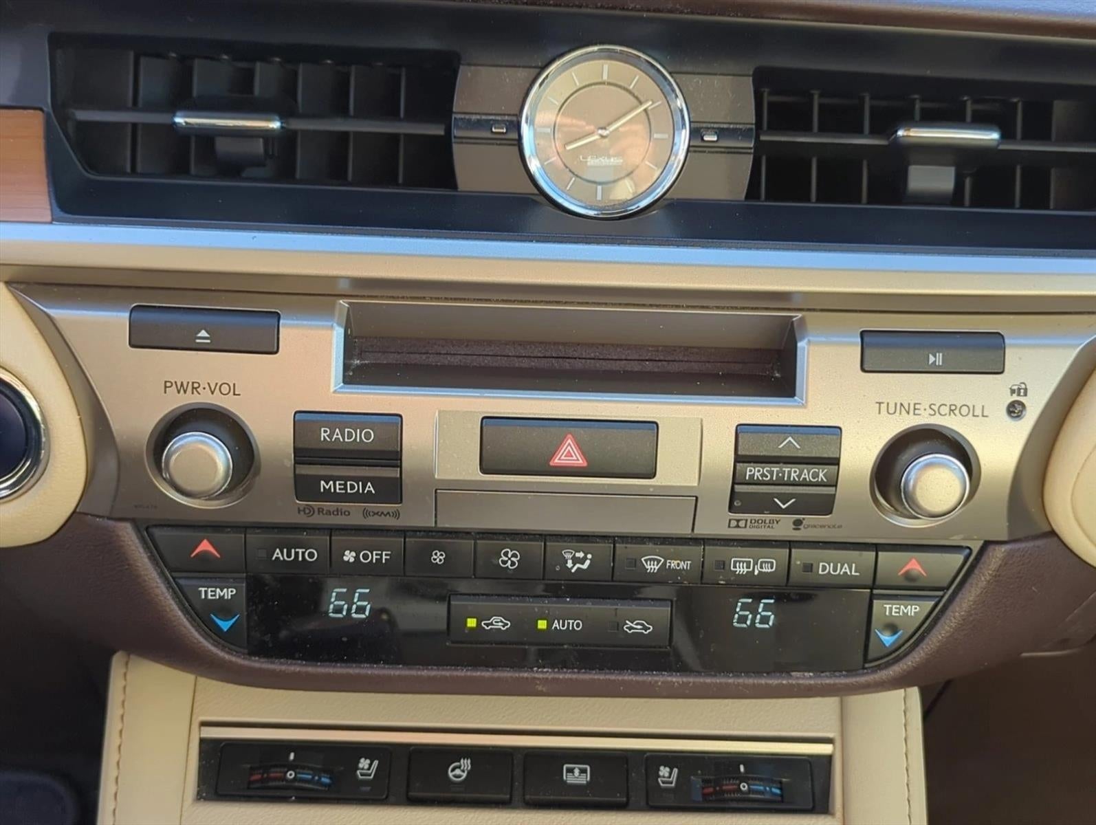 2016 Lexus ES 300h 4dr Sdn Hybrid