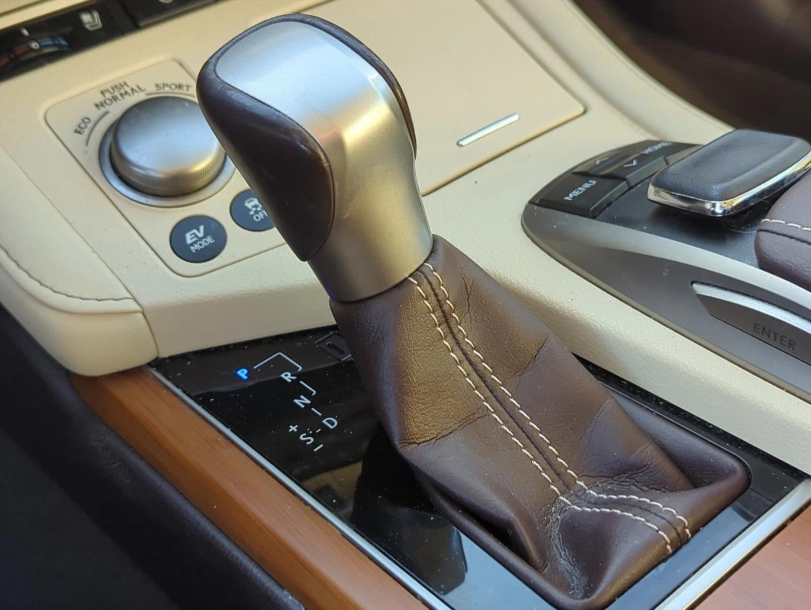 2016 Lexus ES 300h 4dr Sdn Hybrid