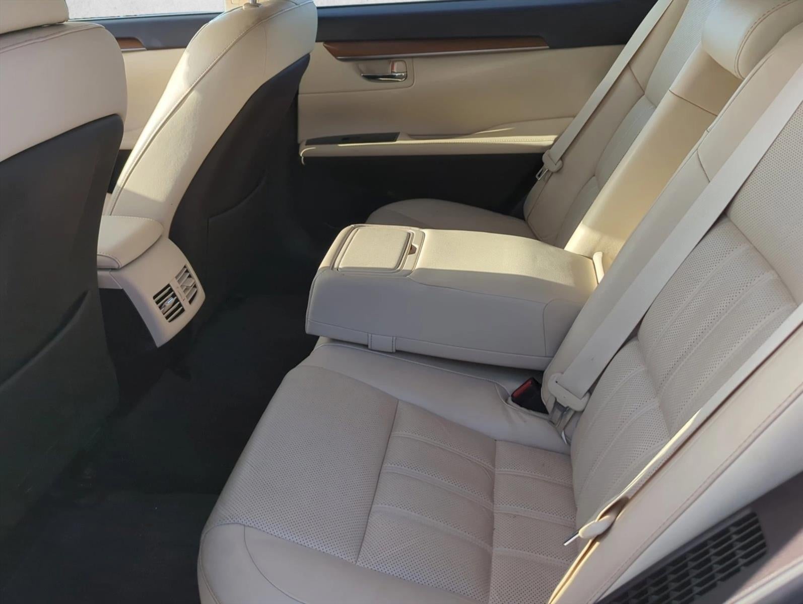 2016 Lexus ES 300h 4dr Sdn Hybrid