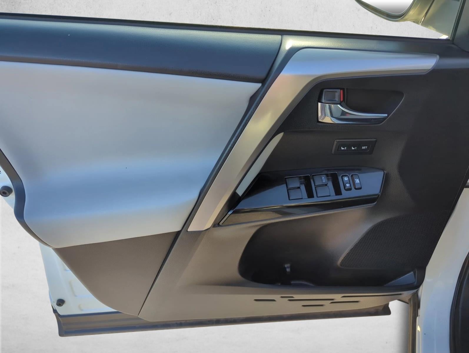 2017 Toyota RAV4 Hybrid Limited AWD (Natl)