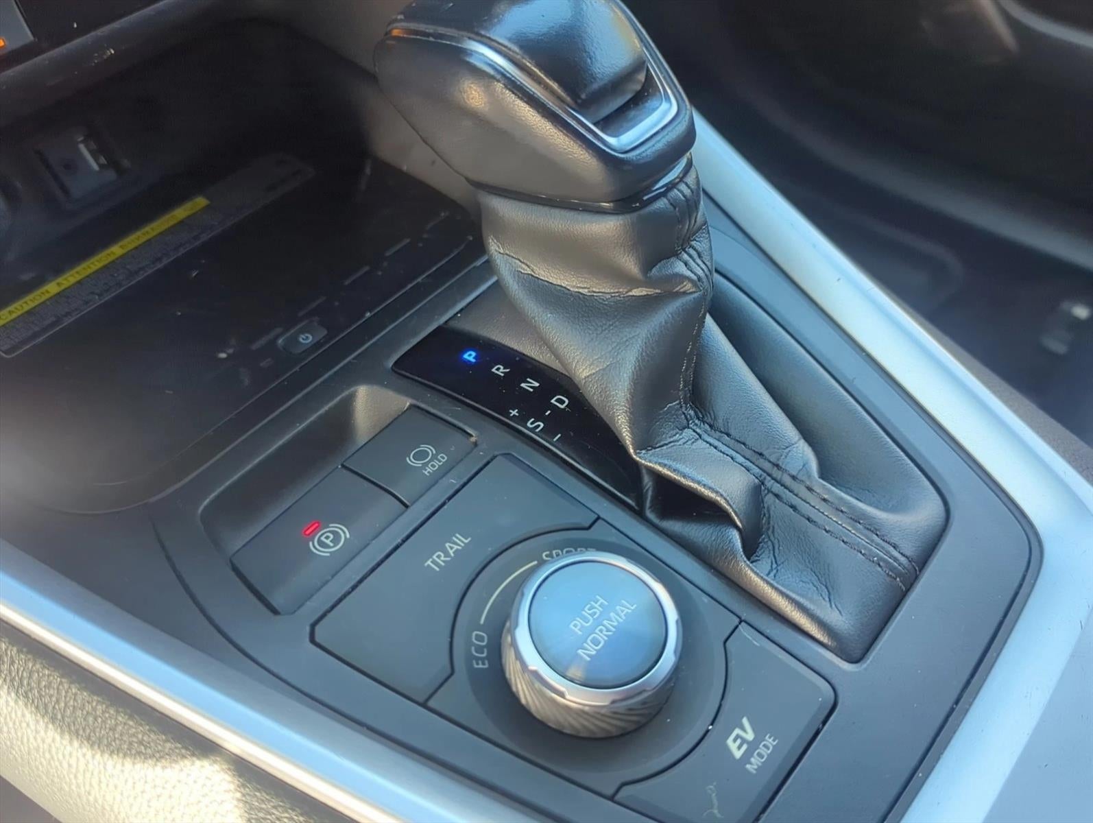 2019 Toyota RAV4 Hybrid XSE AWD (Natl)