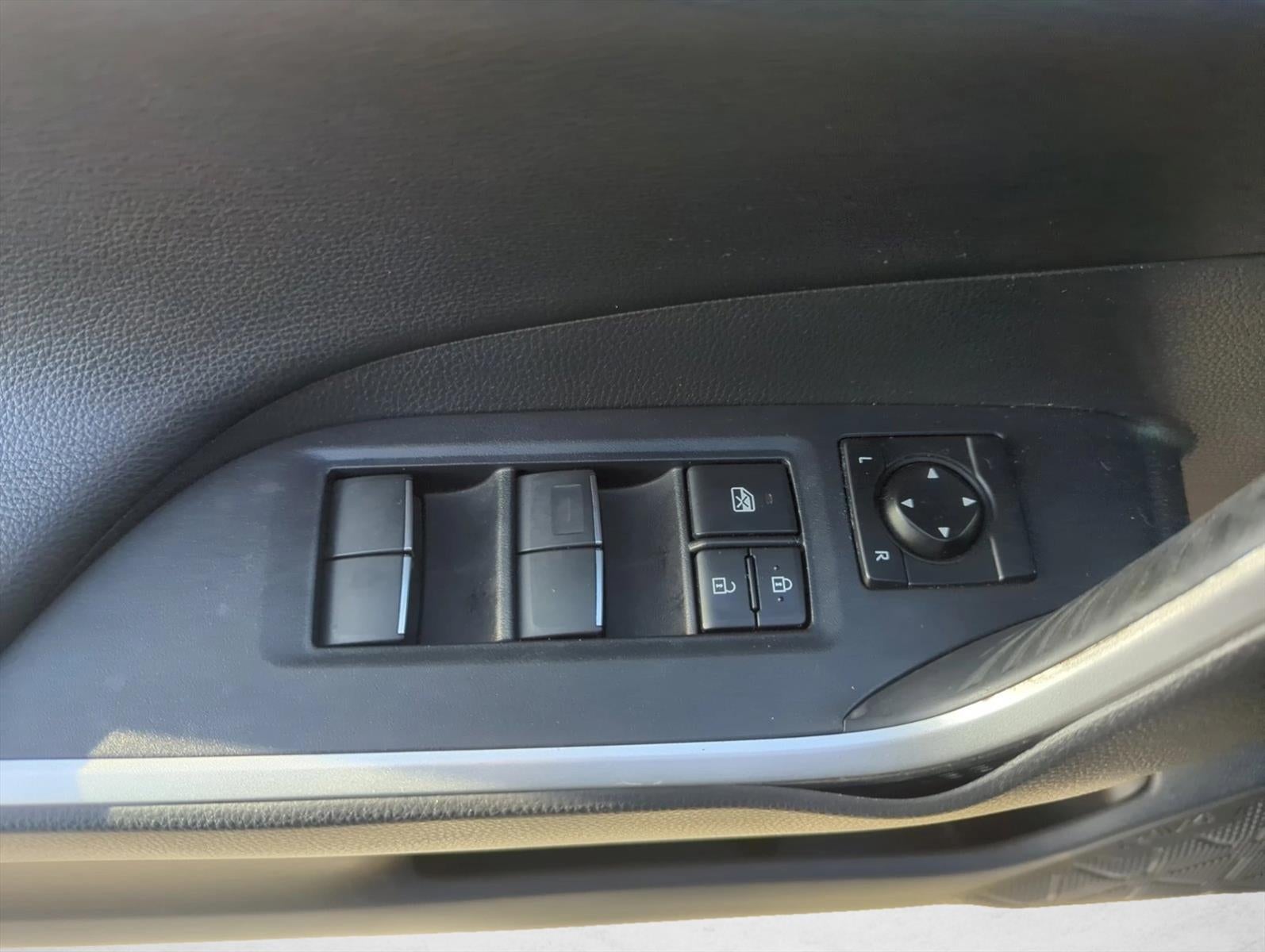 2019 Toyota RAV4 Hybrid XSE AWD (Natl)