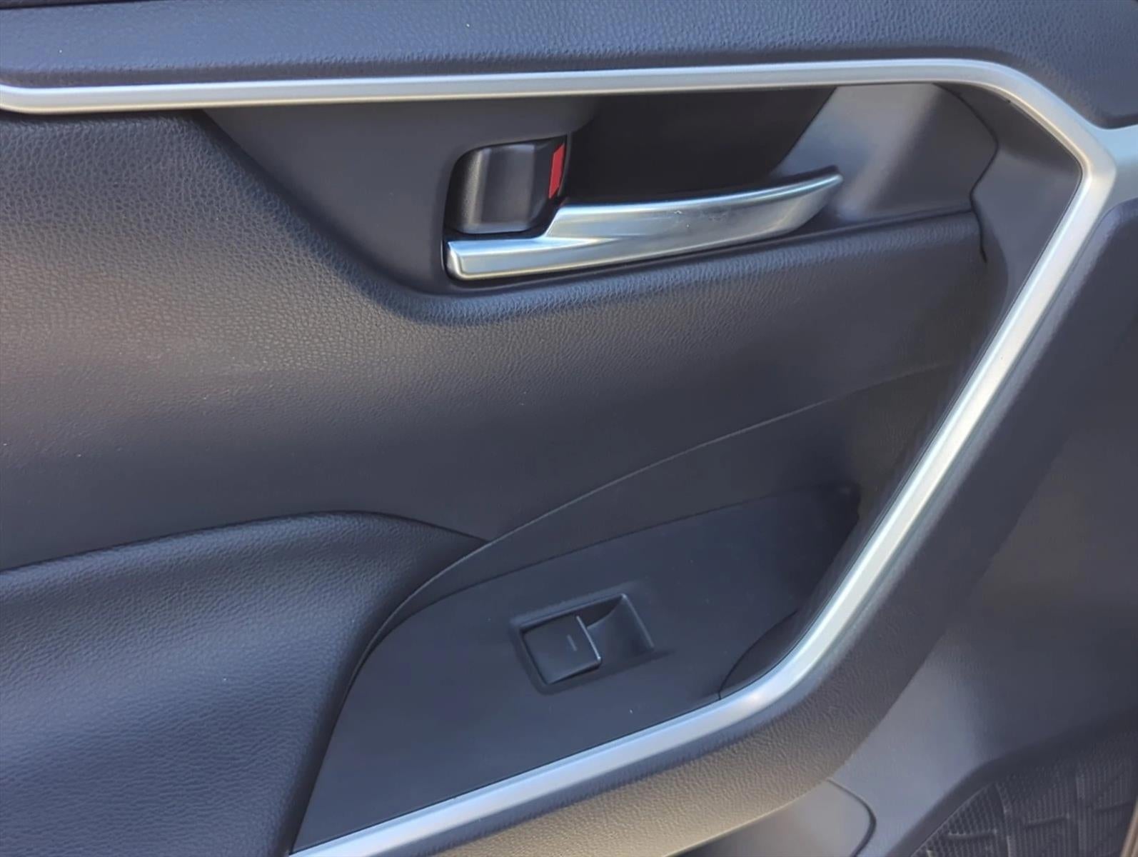 2022 Toyota RAV4 Hybrid XLE AWD (Natl)