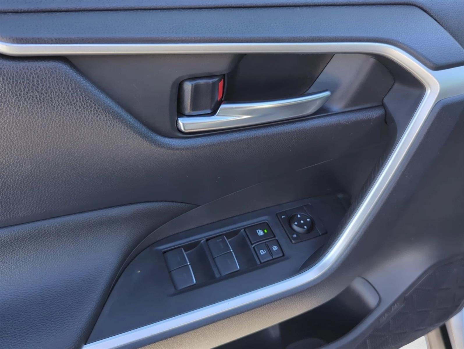 2022 Toyota RAV4 Hybrid XLE AWD (Natl)
