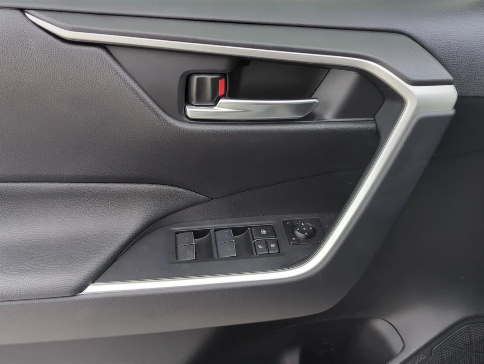 2025 Toyota RAV4 Hybrid XLE AWD (Natl)