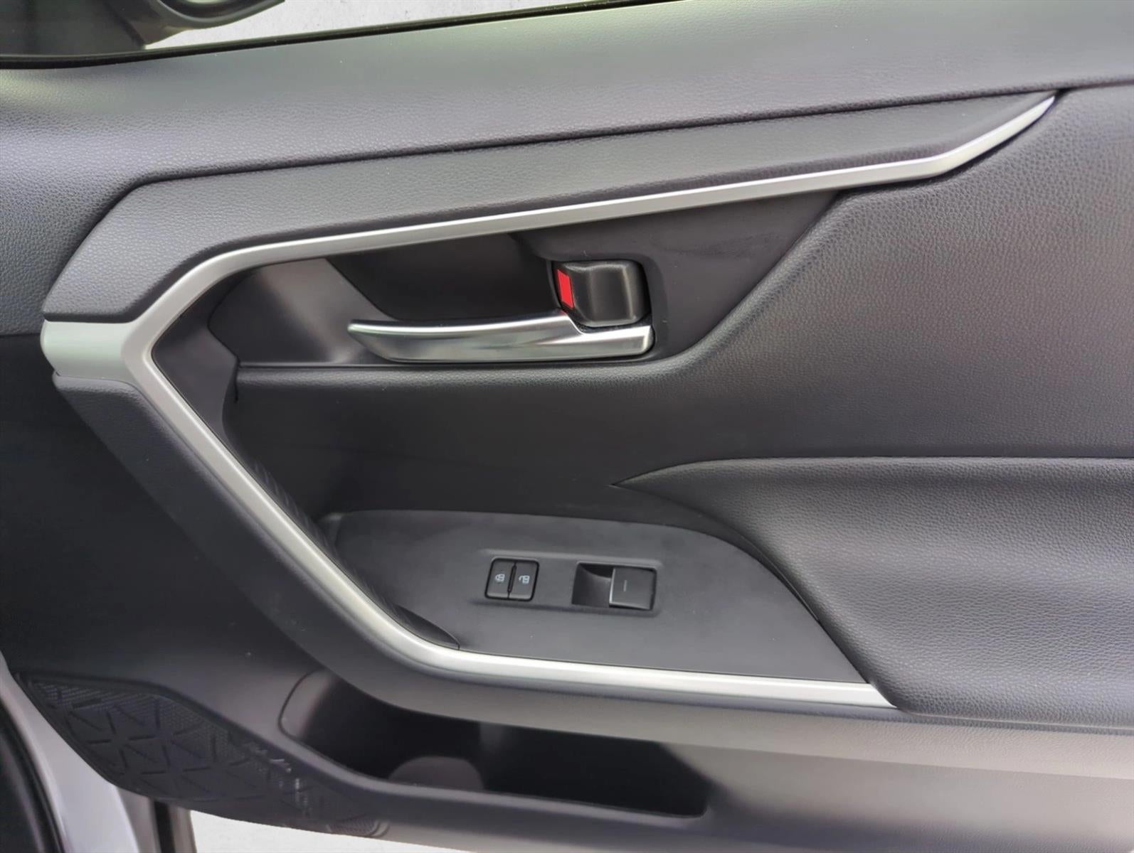 2025 Toyota RAV4 Hybrid XLE AWD (Natl)